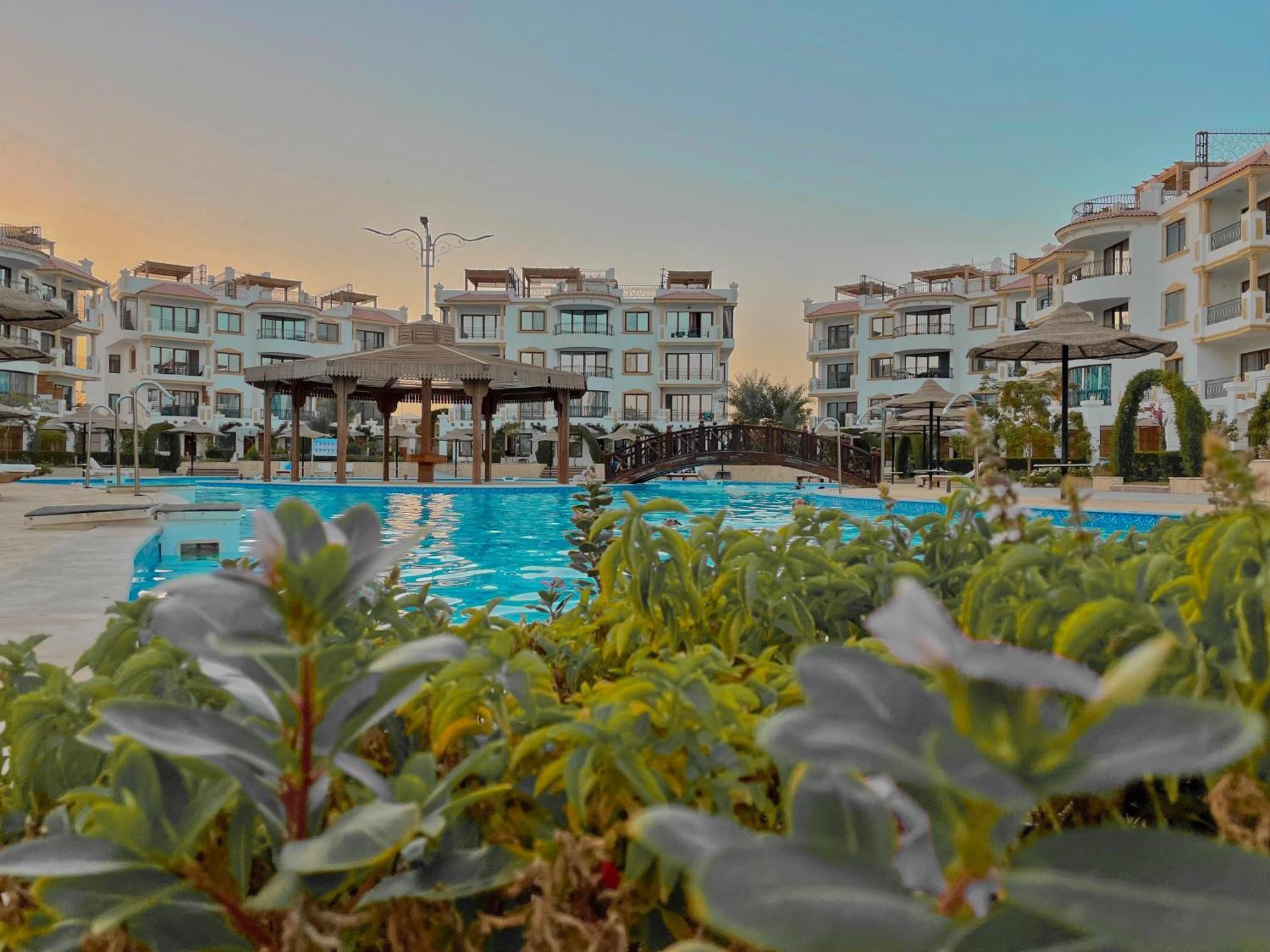 Sharm Hills Aqua Park Resort Bagian luar foto
